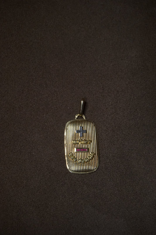 Vintage 18k Qu Hier charm